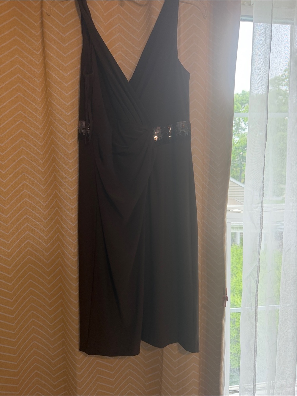 Anne Klein Black Sleeveless V-Neck Midi Dress with Sequin Waist